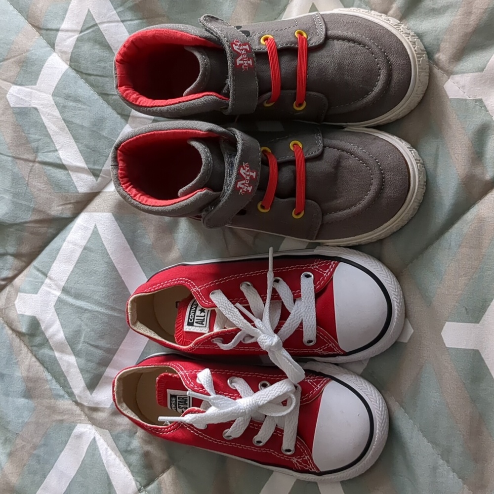 Kids shoes size 9